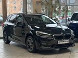 BMW 220i AT Sport Line*PANO*LEDER*AHK*SHZ*NAVI*HUD* - gebrauchte BMW 220 Active Tourer aus dem Jahr 2019