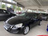 Volvo V60 1.6 Kinetic NAVI Tempom. Sitzhzg Parkpilot - gebrauchte Volvo V60 aus dem Jahr 2012