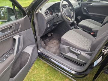 Volkswagen Tiguan - 10