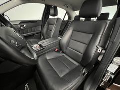 MERCEDES-BENZ E 250 CDI / AHK / NUR 89.tKM / TOP AUSST./ MERCEDES-BENZ E 250 CDI / AHK / NUR 89.tKM / TOP AUSST./