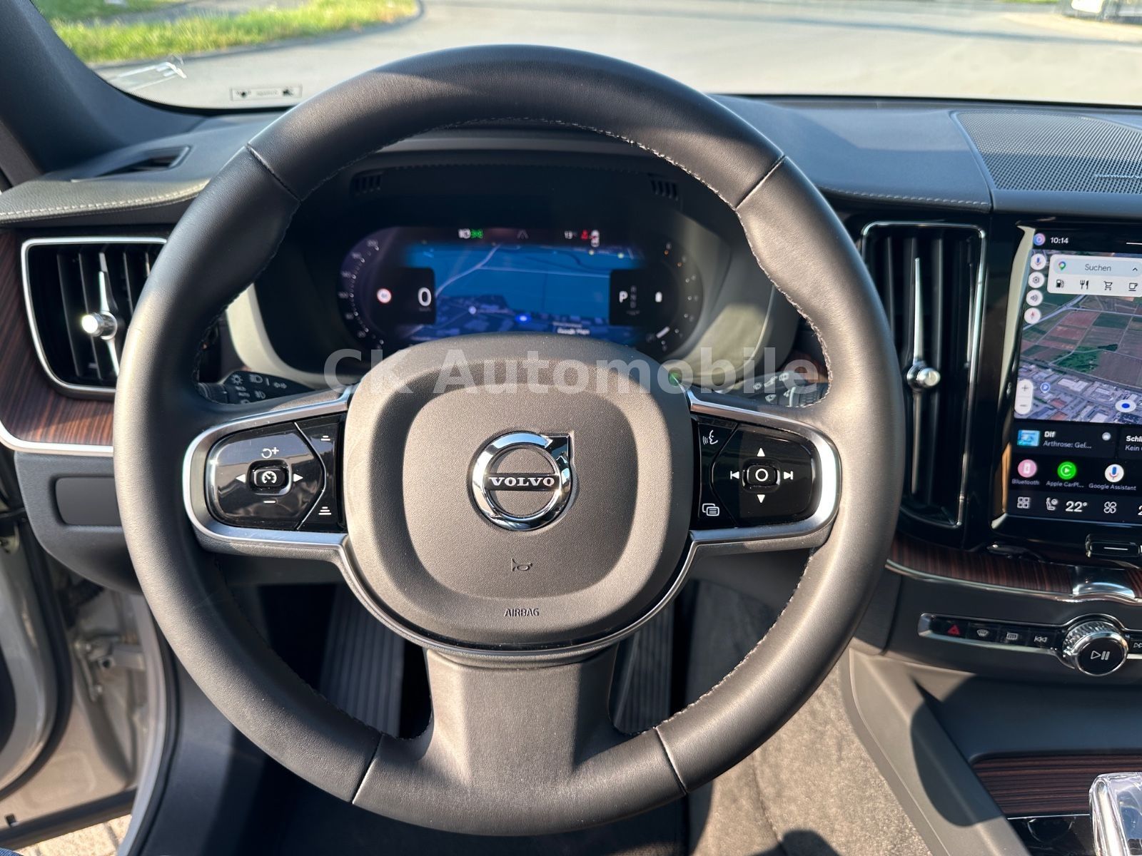Fahrzeugabbildung Volvo XC60 B5 UltimateBright AWD/Head-Up/Pano/360°/AHK