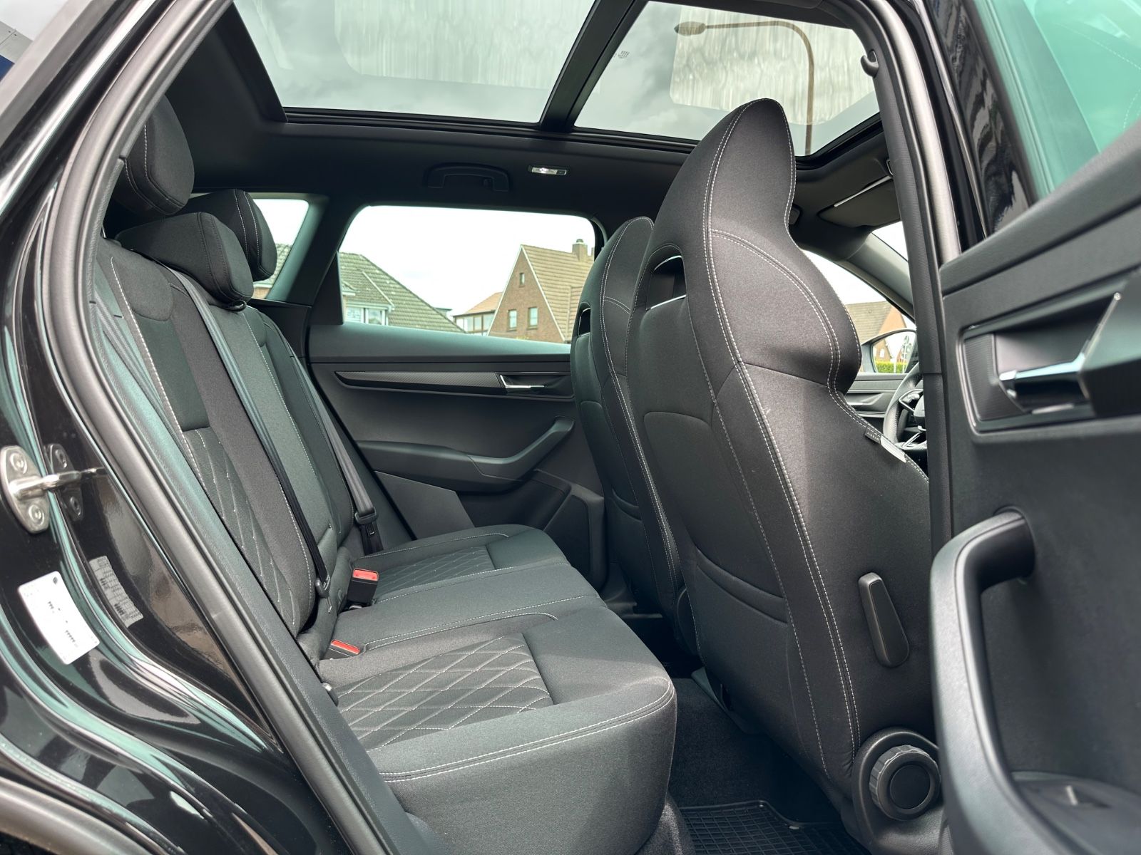 Fahrzeugabbildung SKODA Karoq 2.0 TSI Sportline 4x4 Pano/Matrix/ACC/Navi