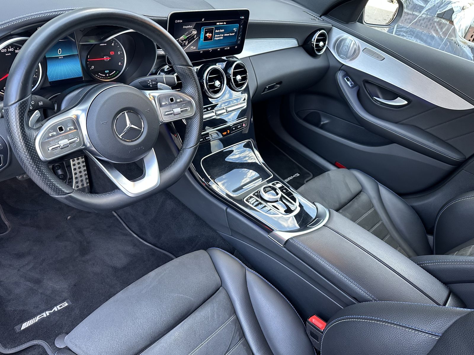 Fahrzeugabbildung Mercedes-Benz C 300de T AMG-Line NAV+LED+KAM+BURMESTER+CARPLAY