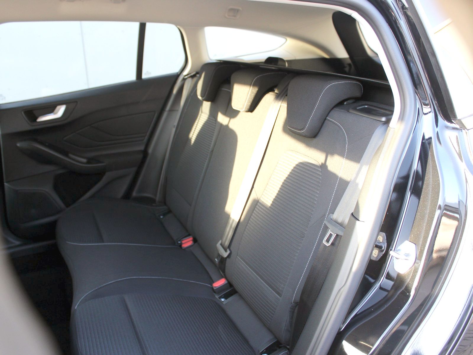 Fahrzeugabbildung Ford Focus Titanium 1,0 EcoBoost MildHybrid