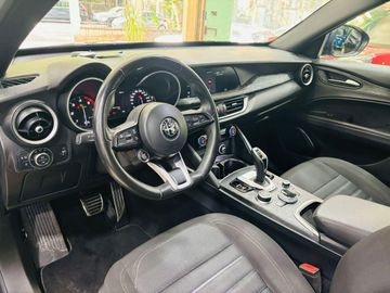 Alfa-Romeo Stelvio - 11