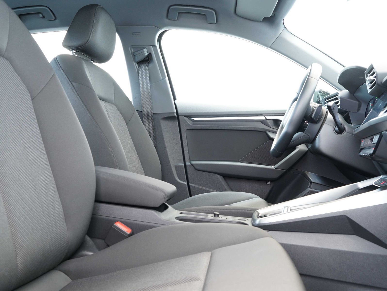 Fahrzeugabbildung Audi A3 Sportback 30 TDI S line LED/MMI/VIRTUAL/CAM