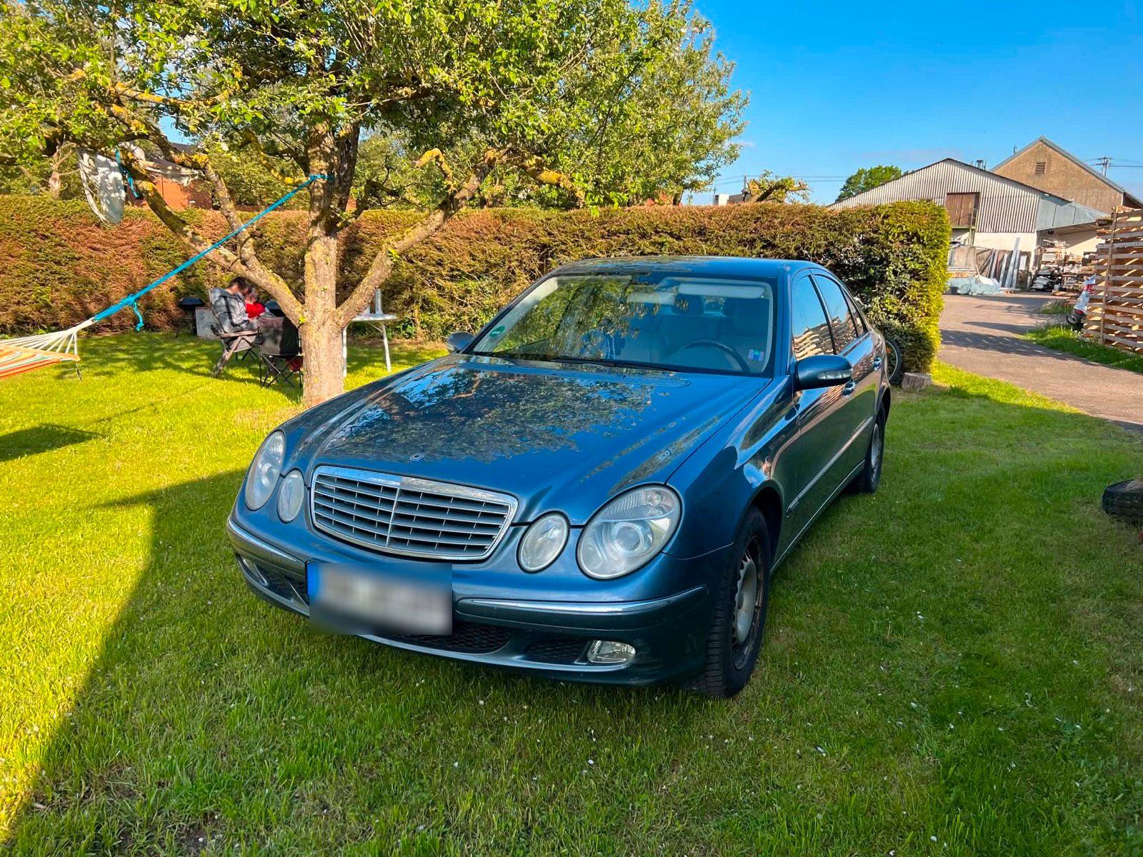 Mercedes-Benz E 220