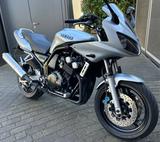 Yamaha FZS 600 - YAMAHA FZ 600