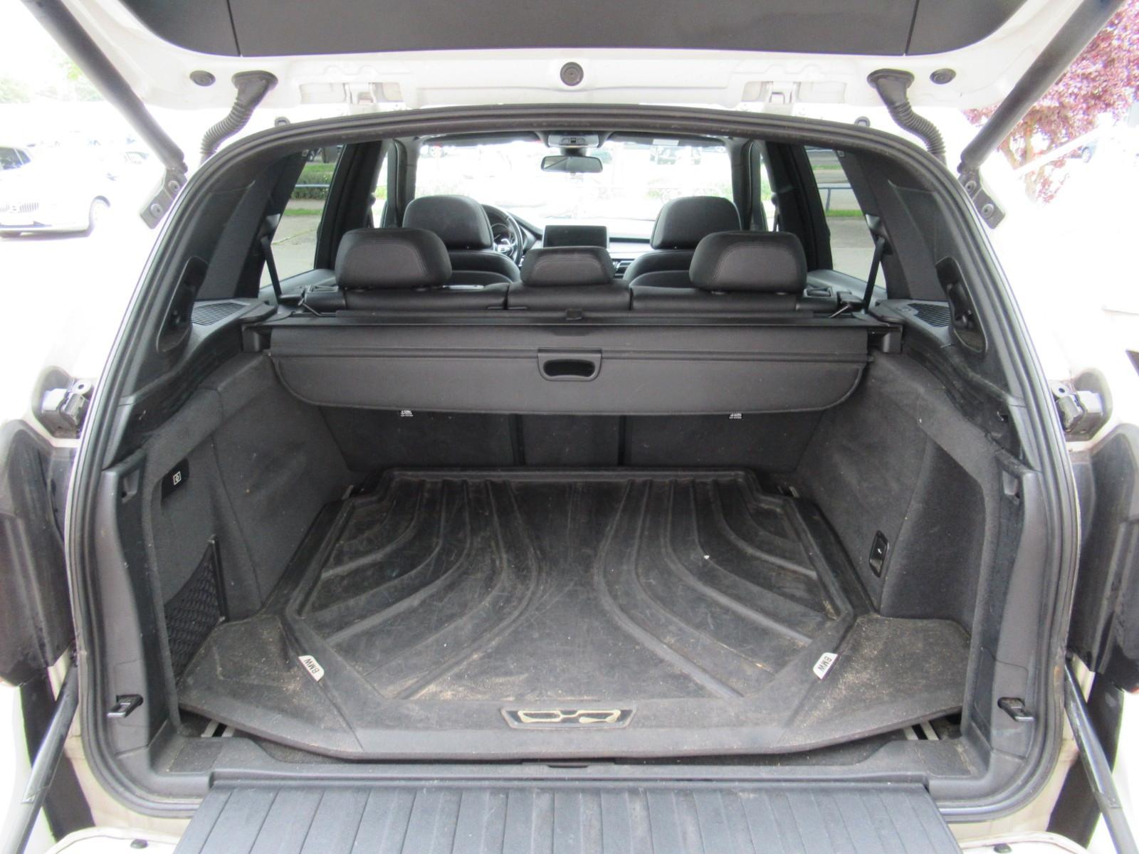 BMW X5 50i M Sport M PAKET*PANO*HEAD UP*AHK*7 SITZER