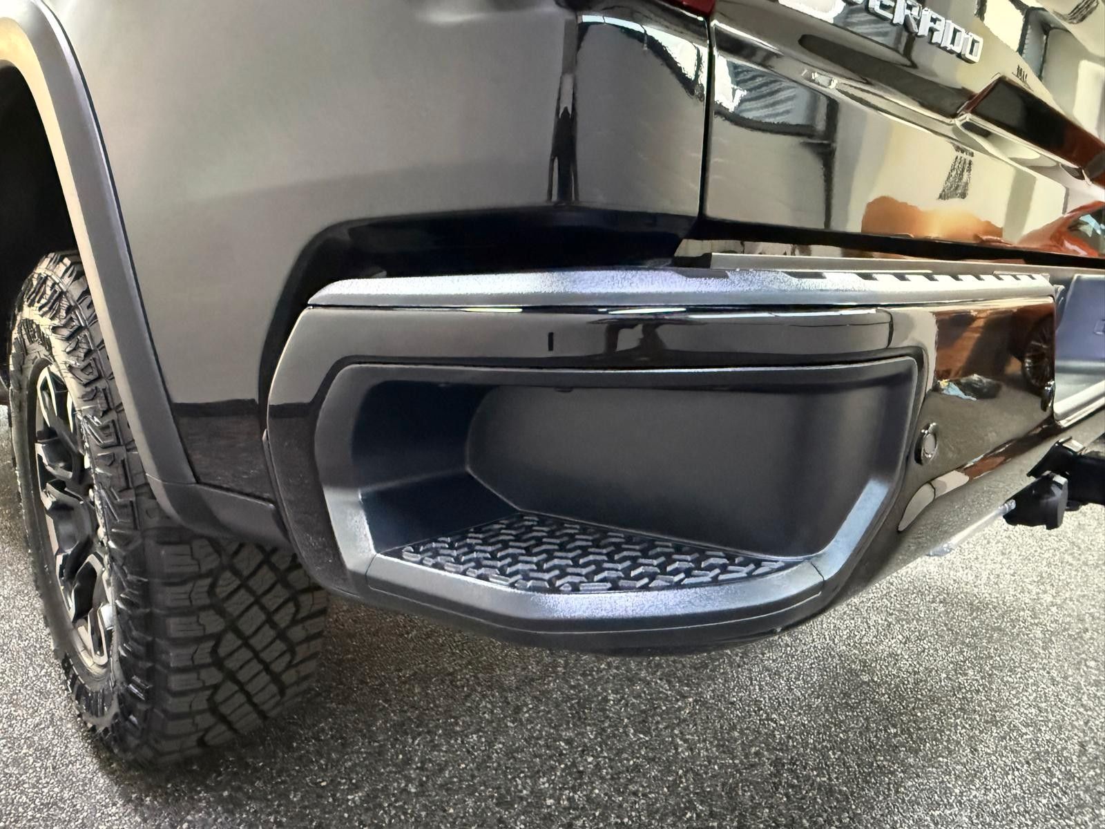 Fahrzeugabbildung Chevrolet 2026 SILVERADO ZR2 OFF ROAD-SIDE ST 6.2L V8-4x4