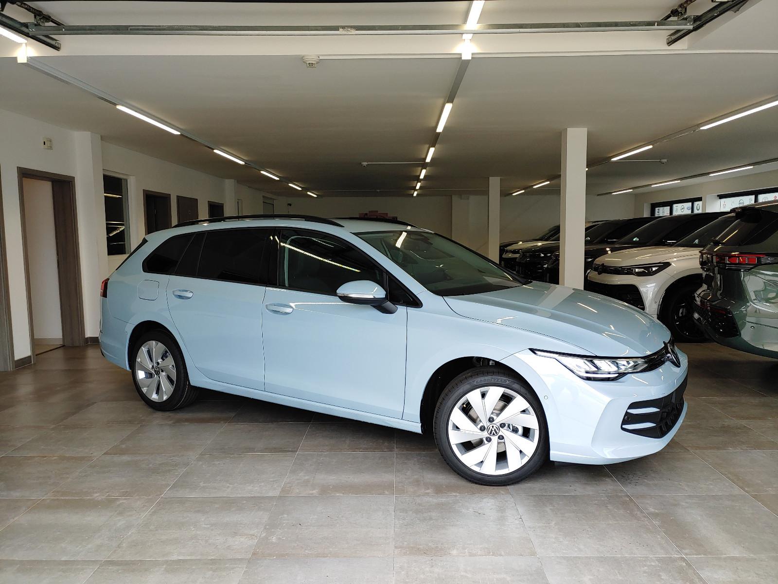 Volkswagen Golf Variant 1.5 eTSI DSG Life AHK/EasyOpen/Kam