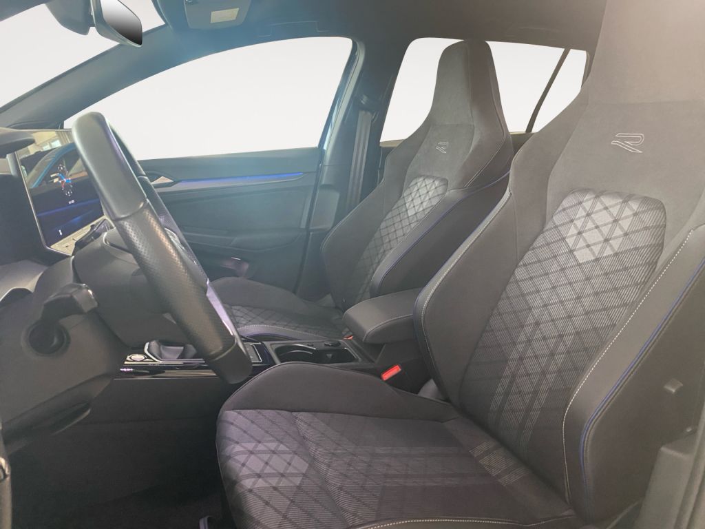 Fahrzeugabbildung Volkswagen Golf Variant R-Line 5 Jahre NW Garantie IQ.Light