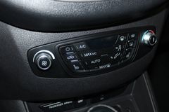 Fahrzeugabbildung Ford Tourneo Courier 1.5 TDCi Trend Klima WinterPaket