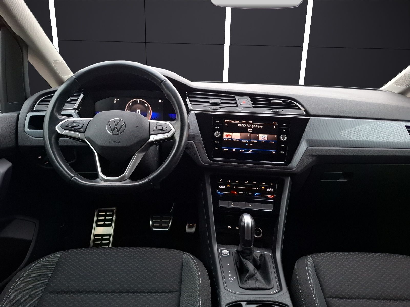 Fahrzeugabbildung Volkswagen Touran TDI Active DSG 7-Si. AHK Navi ACC PDC SH