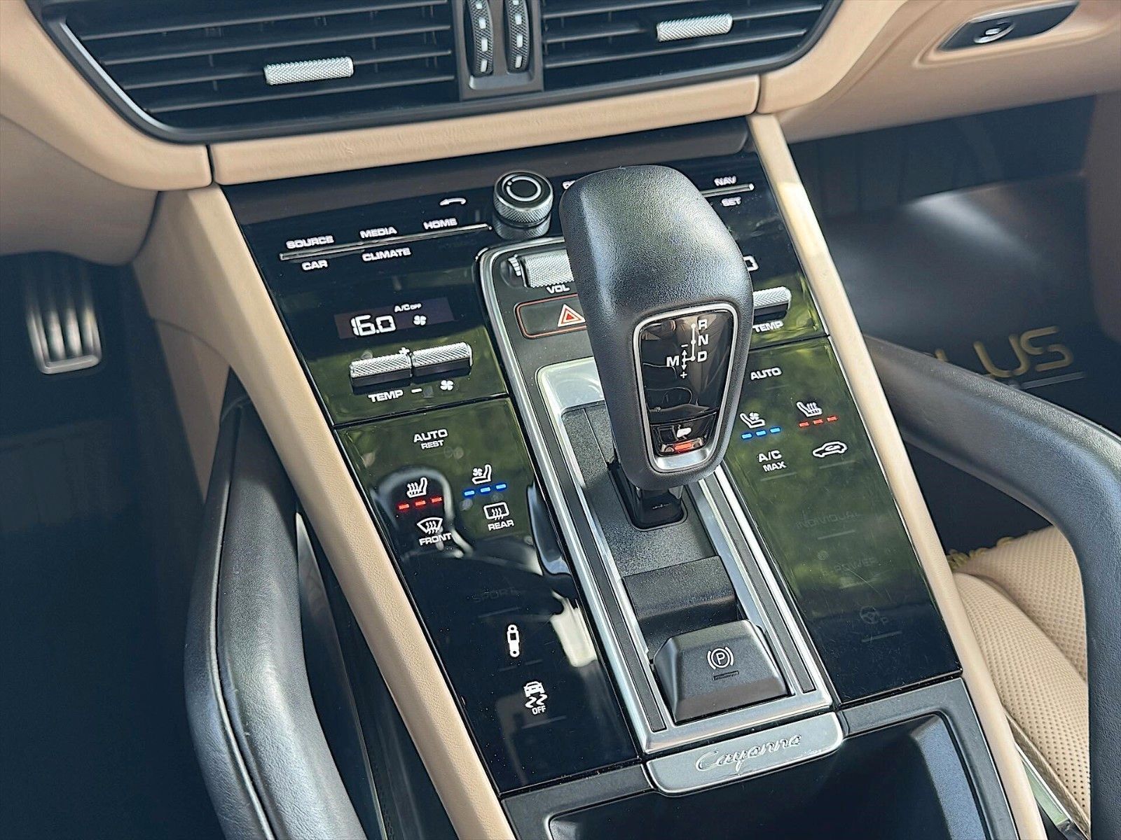 Fahrzeugabbildung Porsche Cayenne Turbo Black Edition *Matrix*ACC*TECHART*