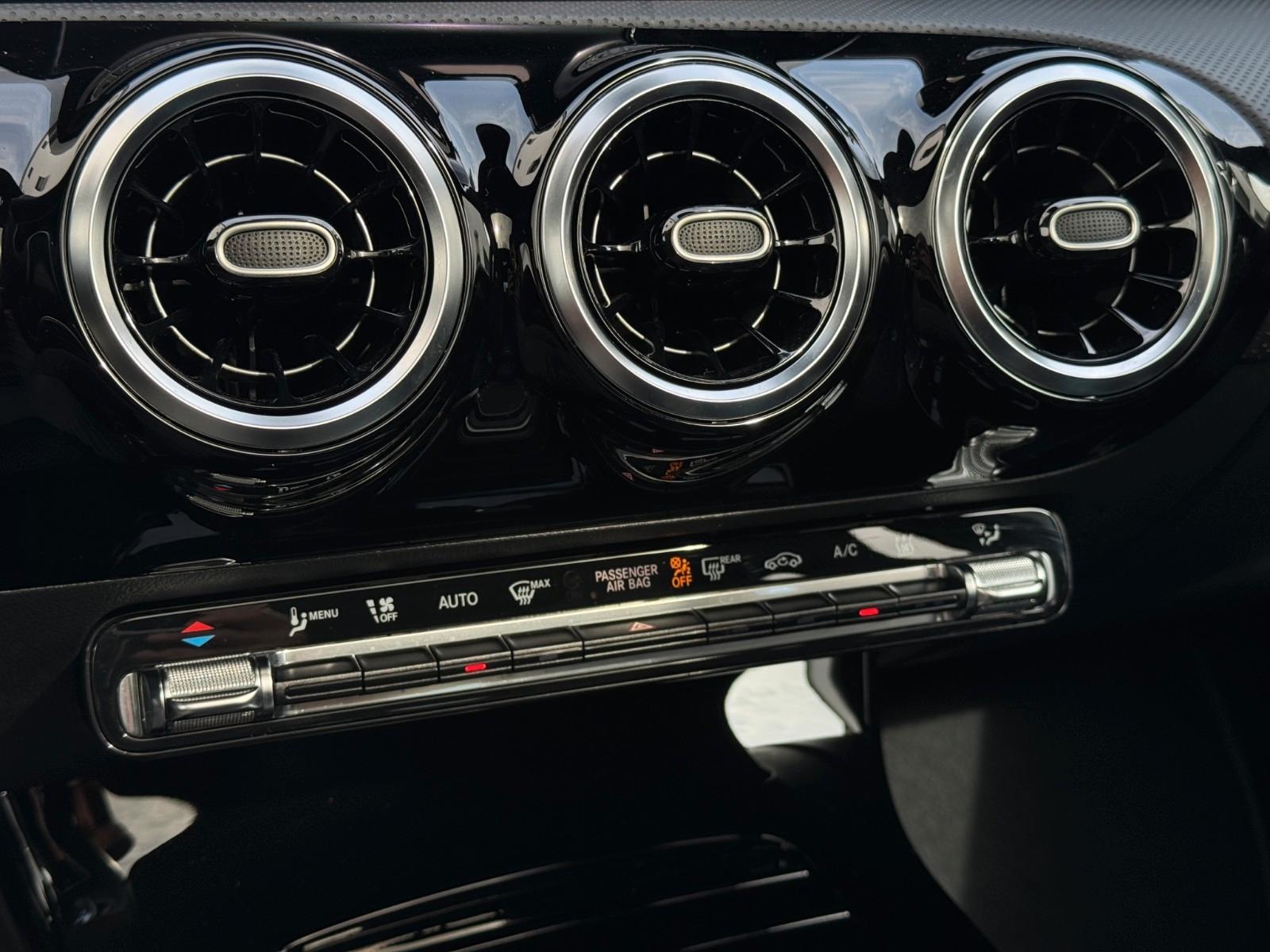 Mercedes-Benz A 250 e 8G-DCT AMG Line Night|LED|Panorama|Leder
