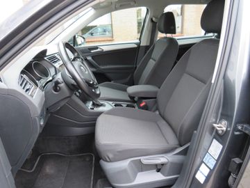 Fahrzeugabbildung Volkswagen Tiguan 2.0TDI DSG LED 18-ZOLL NAVI GRA PDC 1.H