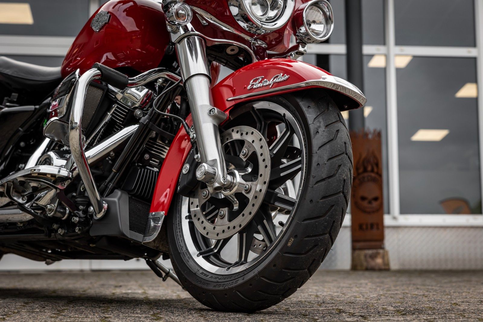 Fahrzeugabbildung Harley-Davidson FLHTP Electra Glide Standard - Firefighter