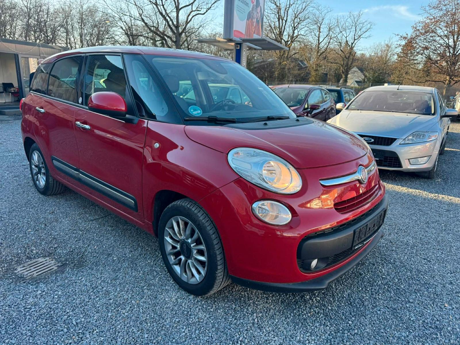 Fiat 500L 1,6 Lounge 7 Sitze Navi Klima Kamera Alu