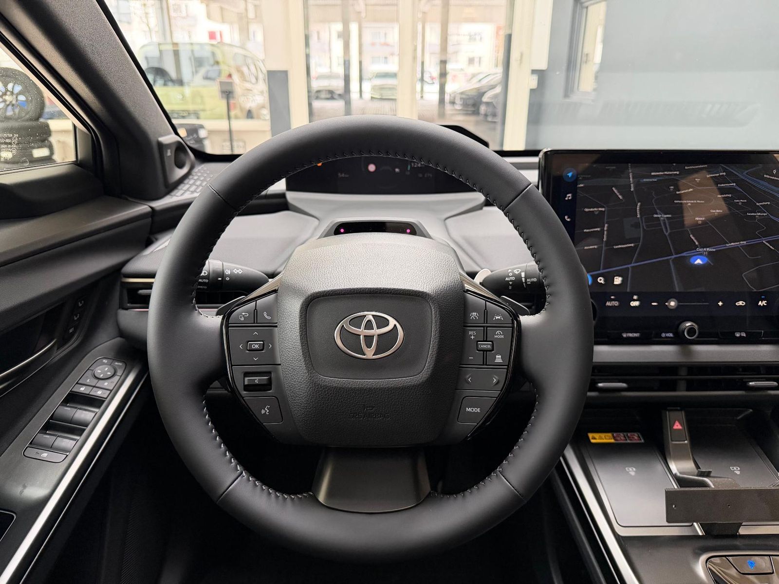 Toyota bZ4X Lounge Taxi imagem 3