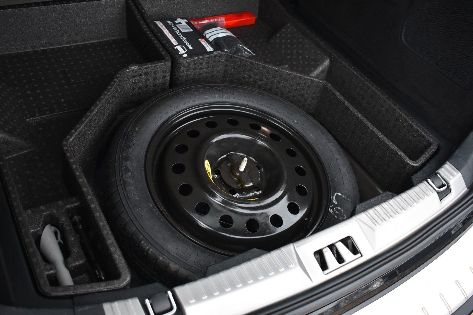 Fahrzeugabbildung Ford Edge ST-Line 4x4 Kamera Sitzbelüftung ACC