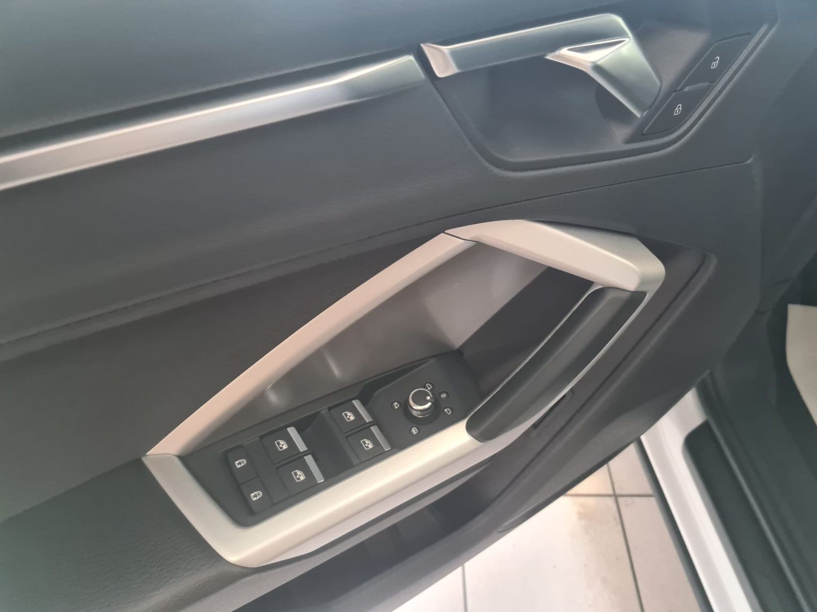 Fahrzeugabbildung Audi Q3 35 TFSI / LED / NAVI / AHK / VIRTUELL