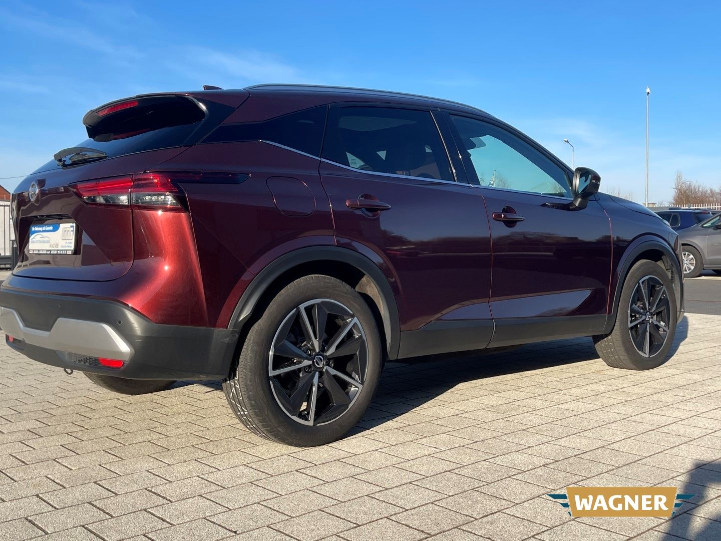 Fahrzeugabbildung Nissan Qashqai Tekna 4x4 1.3 DIG-T MHEV Hybrid