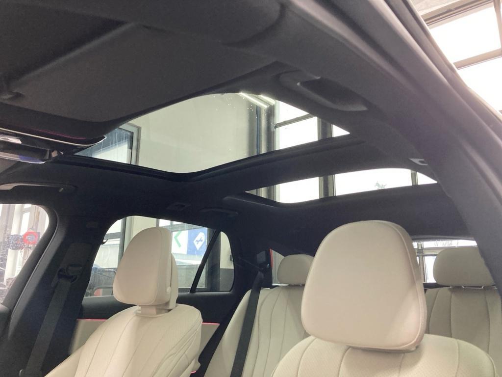 Mercedes-Benz E 220 d 4M EDITION AMG-Line+Pano+AHK+DISTRO+Memo