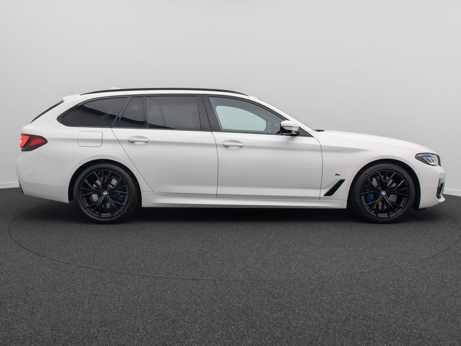 Fahrzeugabbildung BMW 540i xD M Sport 360°Memory DAB AHK Belüftung H/K