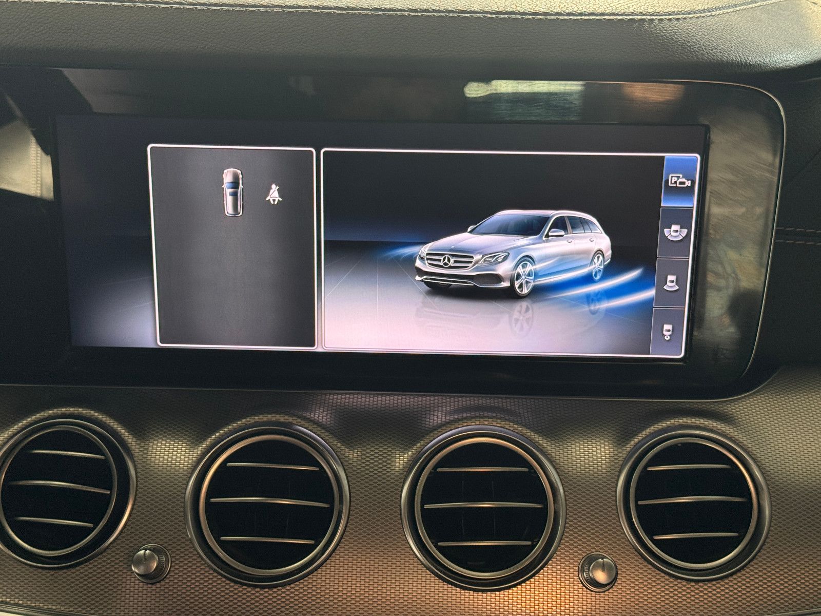 Fahrzeugabbildung Mercedes-Benz E 250 T 9GT 2X AMG LINE DISTRONIC MEMORY 20 ZOLL