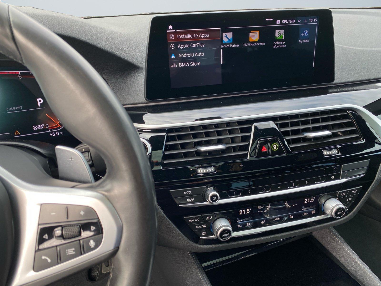 BMW 530i xDrive Touring M-Sport TEMP+PDC+HUD+PANO