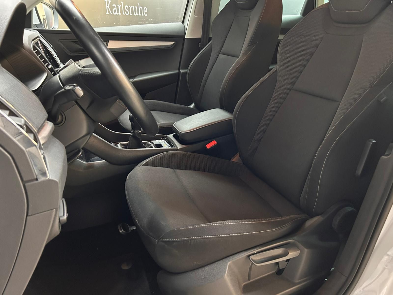 Fahrzeugabbildung SKODA Karoq 1.5 TSI Ambit Sport DESIGN+VIRTU+KAM+LED+