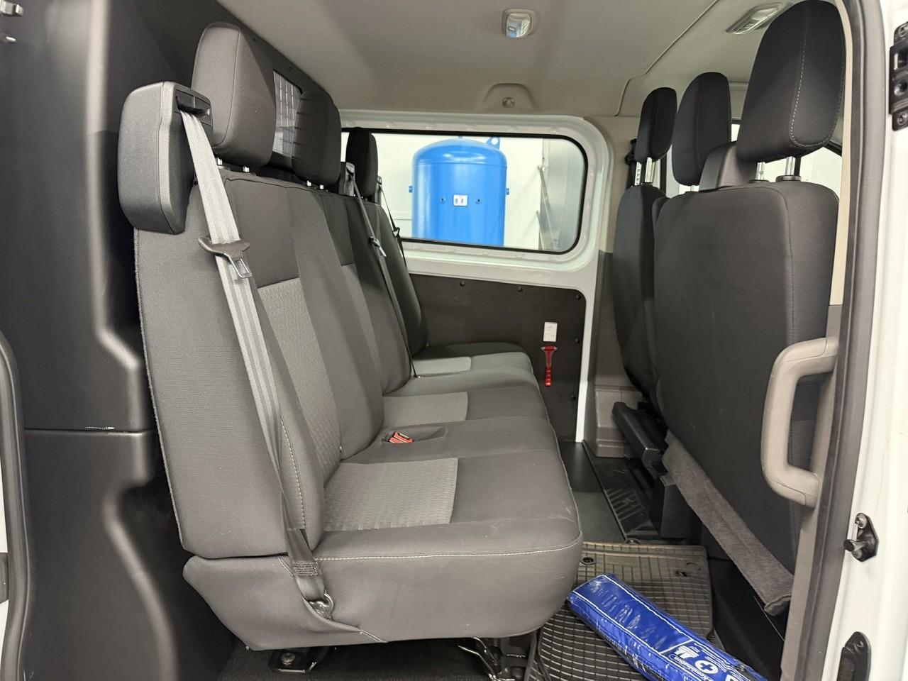Ford Transit Custom 300 L1H1 DoKa /ACC/RFK/ 6- SITZER