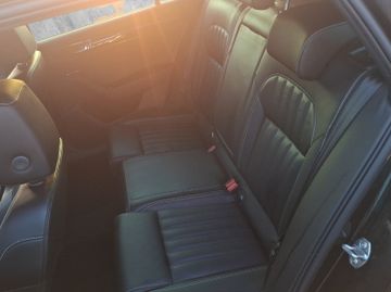 Skoda Superb Combi 2.0 TDI L&K AHK+KeyLess+LED+Navi