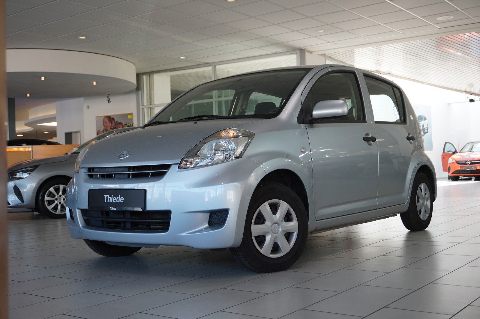 Fahrzeugabbildung Daihatsu Sirion 1.0 5-TÜR KLIMA/CD/AUX/8-FACH/TÜV