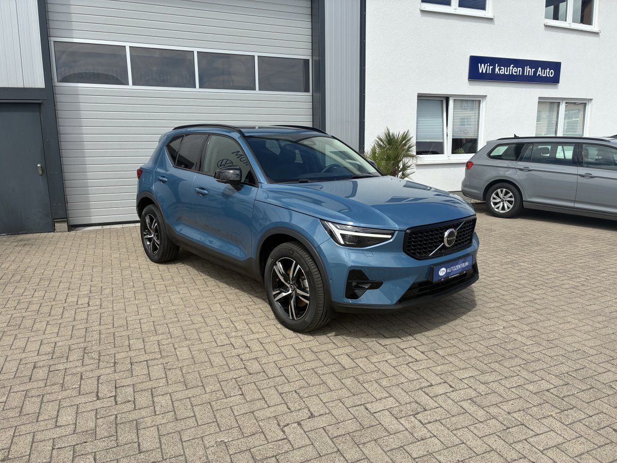 Volvo XC40 B4 Plus Dark Harman/Kardon Memory Pano imagem 3