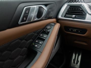 2025 BMW X5 M — миниатюра 33