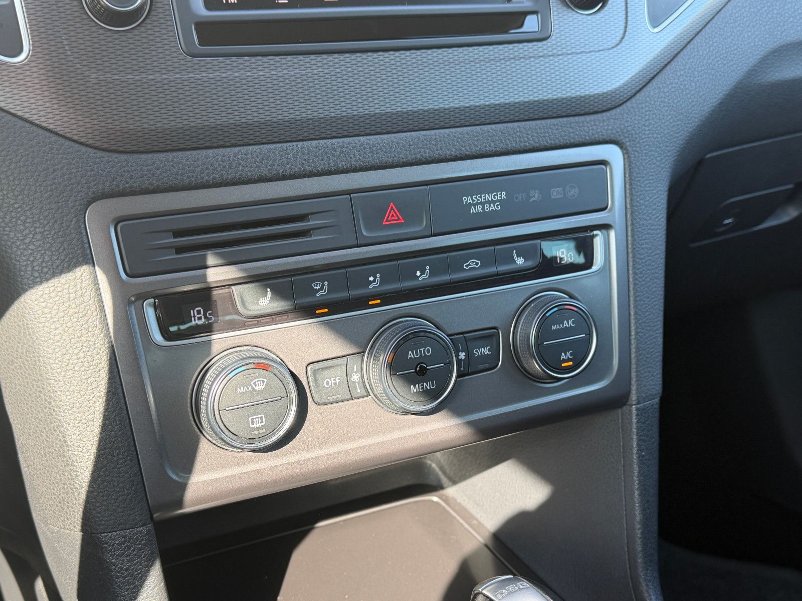 Fahrzeugabbildung Volkswagen Golf Sportsvan VII Lounge /AUTOMATIK/ACC/SHZ/