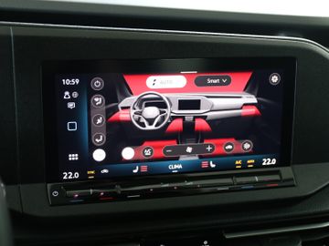 Volkswagen Caddy 1.5TSI DSG DARK LABEL LED PANO NAV STANDHZ