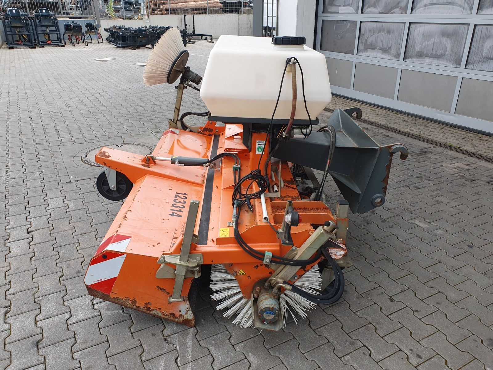 Fahrzeugabbildung Andere Bema 25 Dual Kehrmaschine / 2.050 mm / 2020