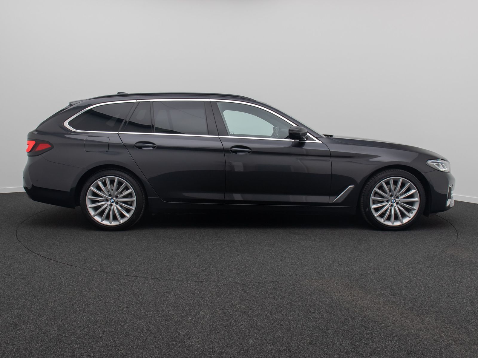 Fahrzeugabbildung BMW 520d xD Luxury Line DAB H/K Laser Kamera 19Zoll