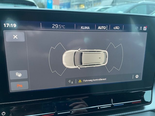 Leon Sportstourer 2.0 TDI DSG Style Navi Digital