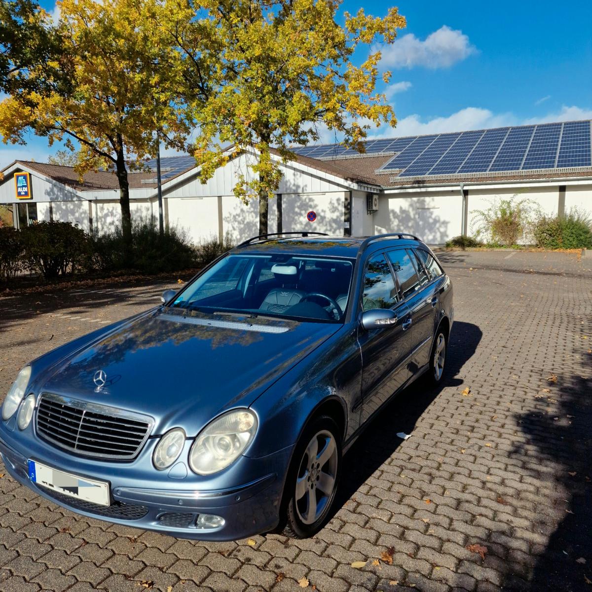 Mercedes-Benz E240 2004 — rear view
