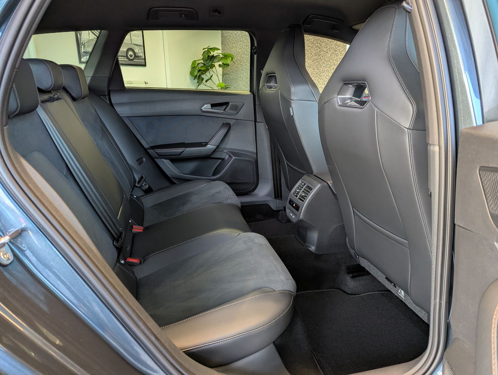 CUPRA Leon 2.0 TDI Intelligent-Dynamic-Edge-Pake Cam - Image 15