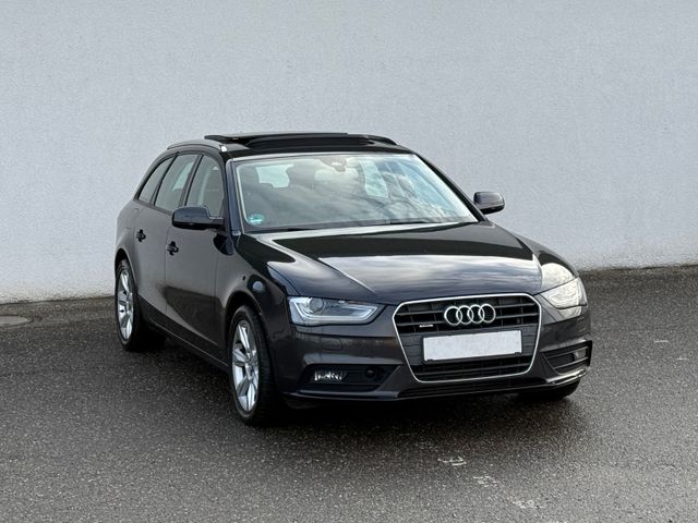 Audi A4 Avant 2.0 TDI Attraction quattro/XENON/PANO/