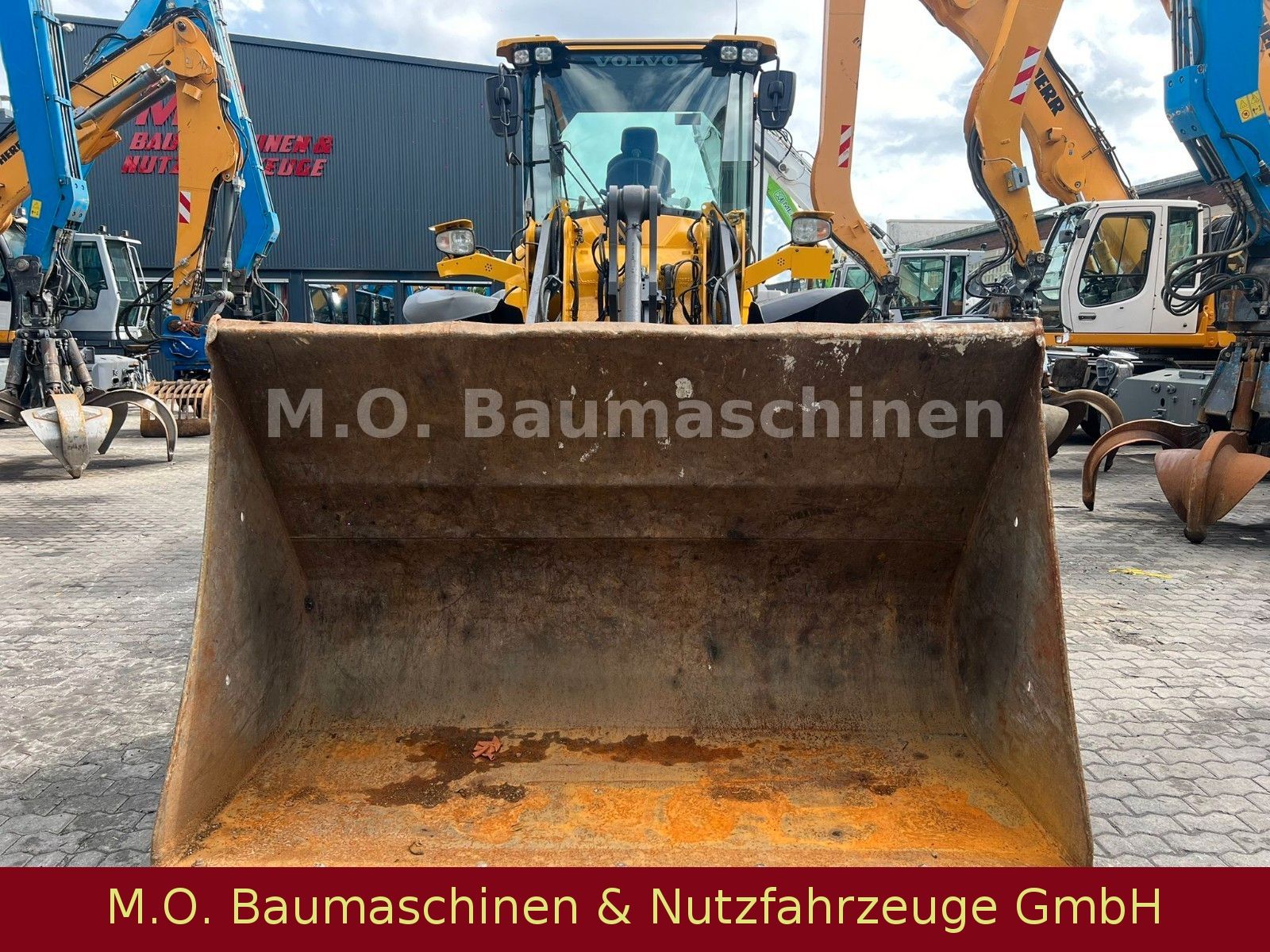 Fahrzeugabbildung Volvo L 70 H / SW / 3 Steuerkreis /AC /BSS/ZSA/ Waage/