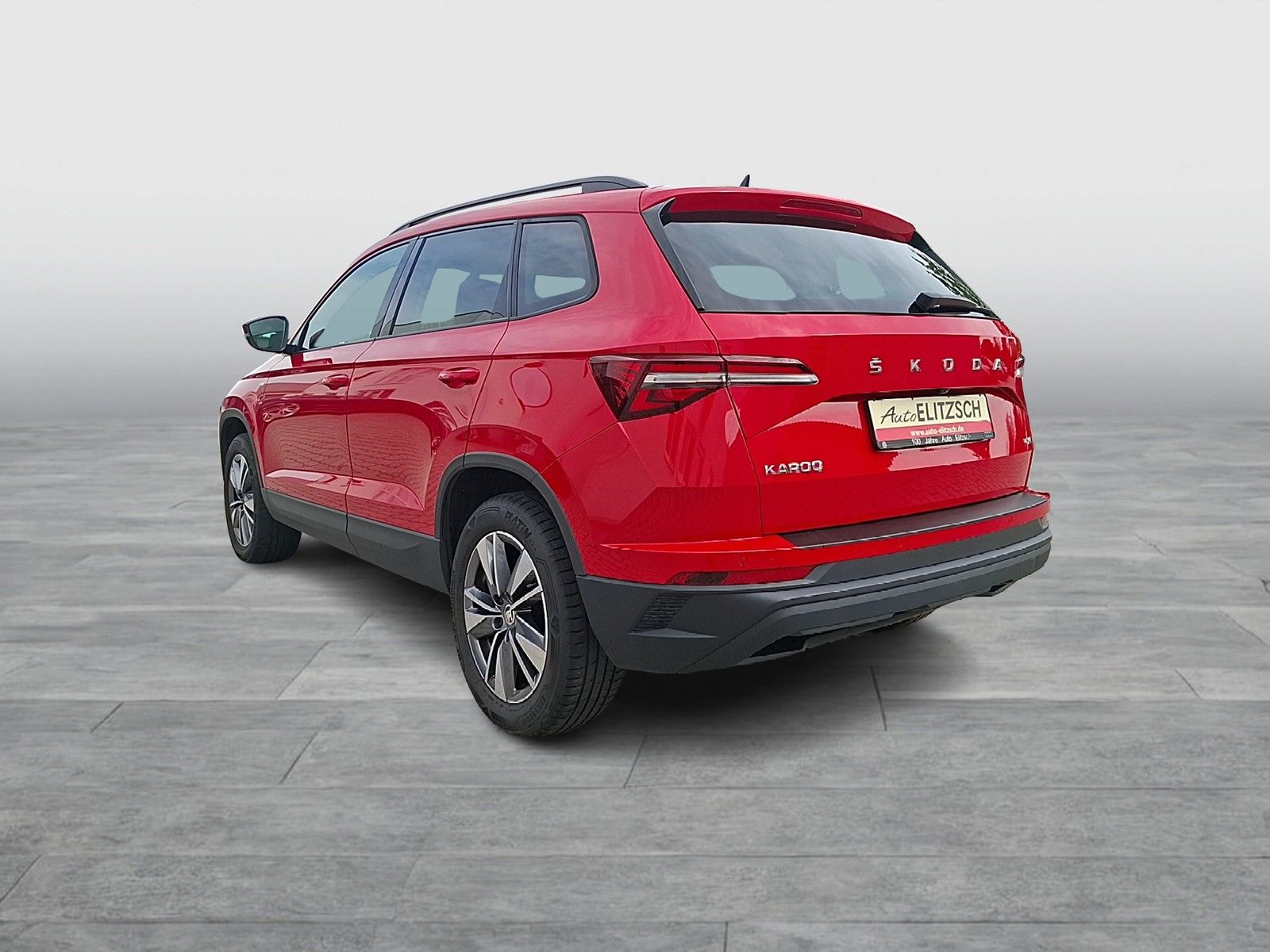 Fahrzeugabbildung SKODA Karoq TDI Tour 4x4 DSG LED AHK Navi GRA RFK SH