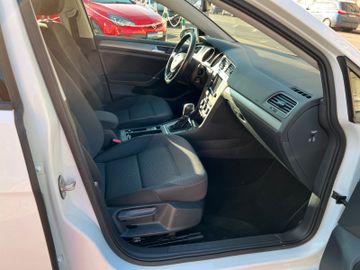 Fahrzeugabbildung Volkswagen Golf VII Lim. Comfortline BMT AUTOMATIK NAVI PDC