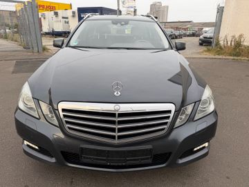 Mercedes E 220 - 2