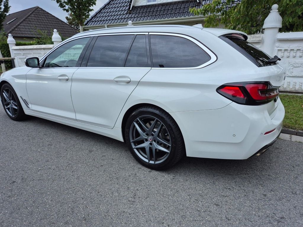 Image of BMW 530